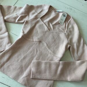 Abercrombie & Fitch taupe *beige sweater * NWT* size xs